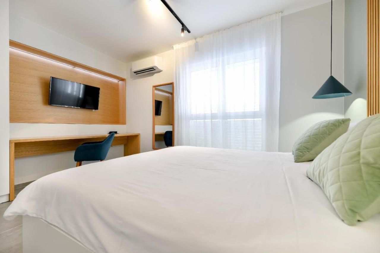 Maris Accommodation By Belmont Realty Zara Esterno foto
